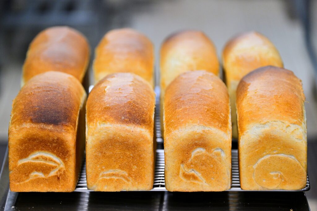 自由の森学園　食生活部（食堂）のパン