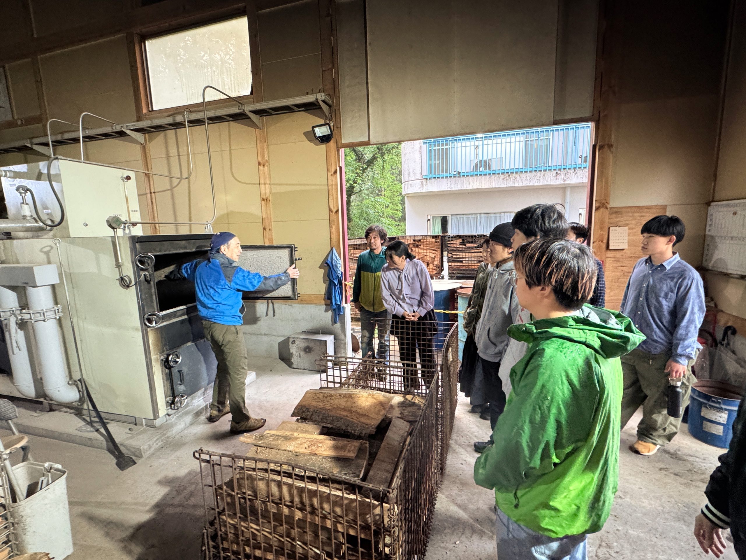 エネルギー・脱炭素に関する講義　バイオマスボイラー見学　自由の森学園内